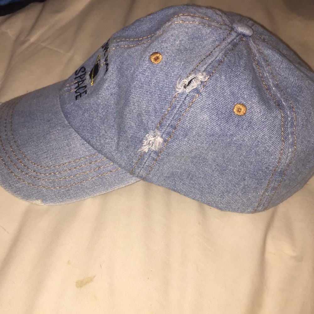 Hat - Picture 3 of 4